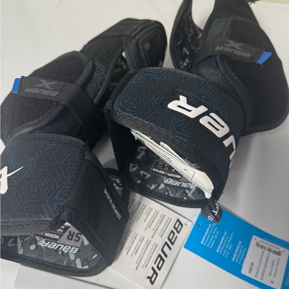 Bauer Black Elbow Pads Medium